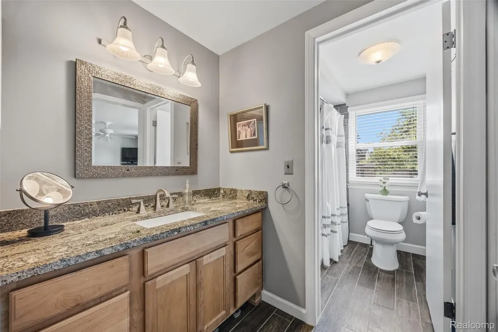 19415 Bainbridge Avenue Livonia City MI 48152