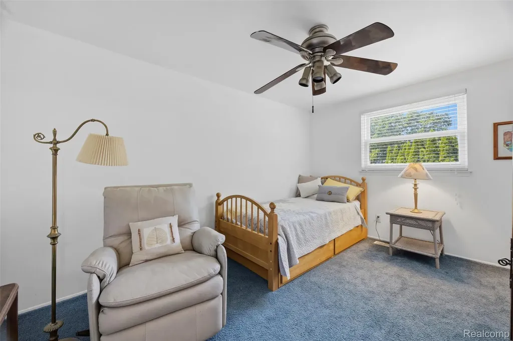 19415 Bainbridge Avenue Livonia City MI 48152