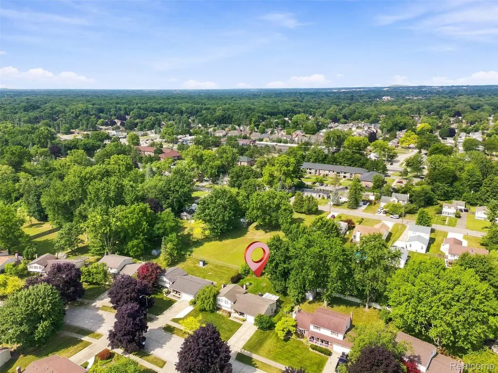 19415 Bainbridge Avenue Livonia City MI 48152