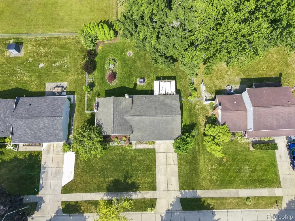 19415 Bainbridge Avenue Livonia City MI 48152