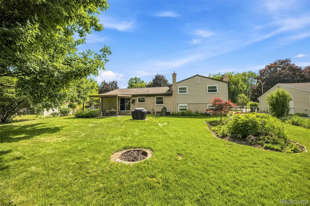19415 Bainbridge Avenue Livonia City MI 48152