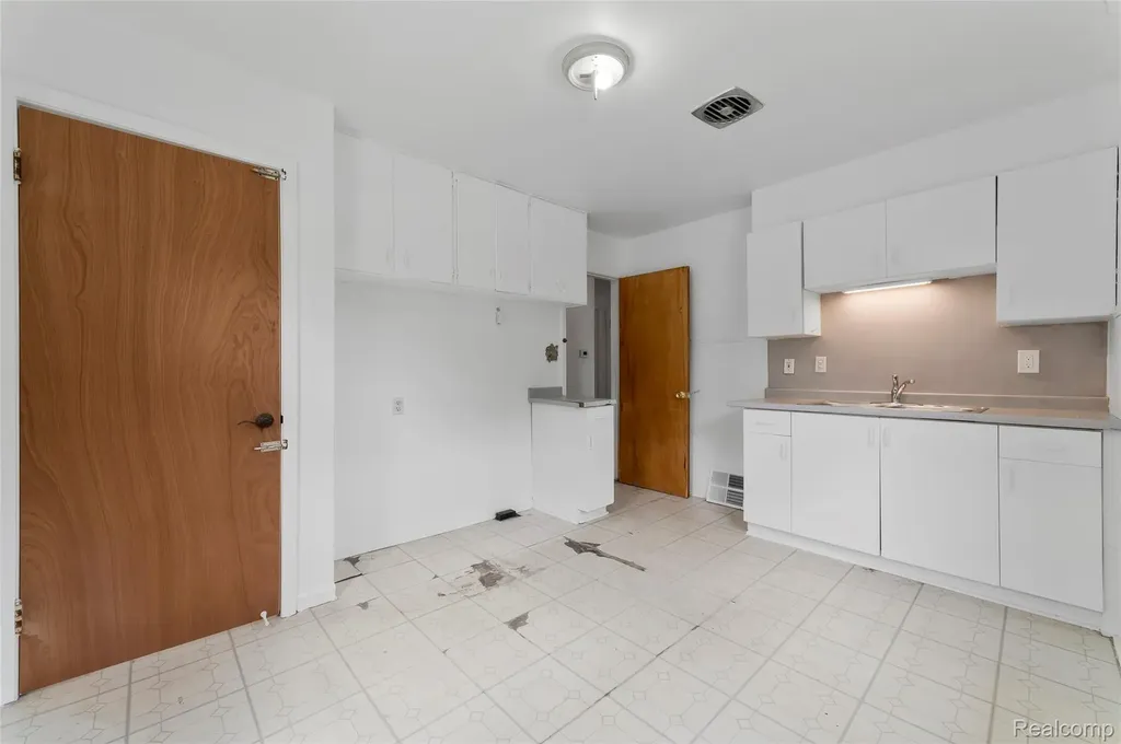 12000 Bramell Detroit City MI 48239