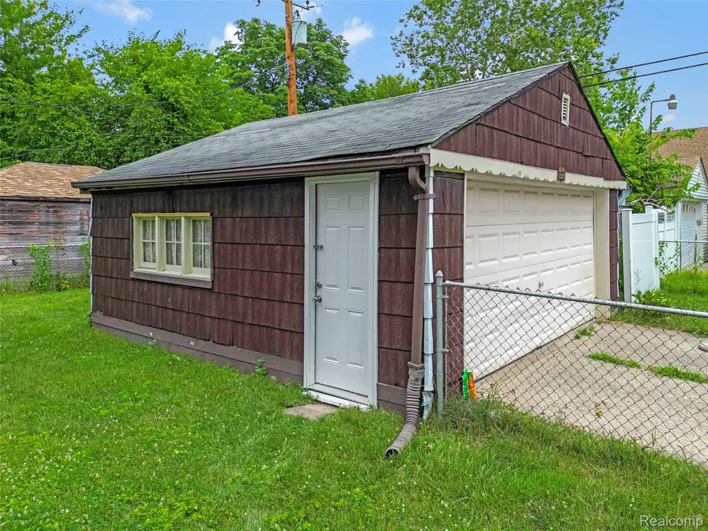 12000 Bramell Detroit City MI 48239