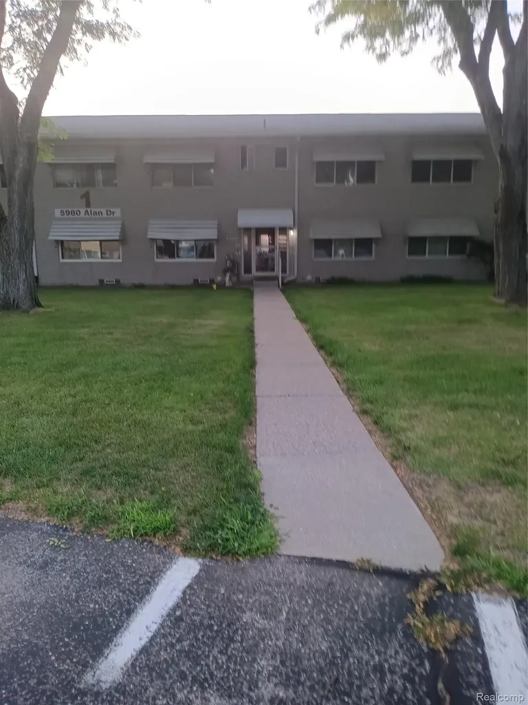 5980 Alan Drive E Brighton Township MI 48116