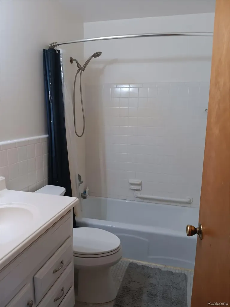 5980 Alan Drive E Brighton Township MI 48116