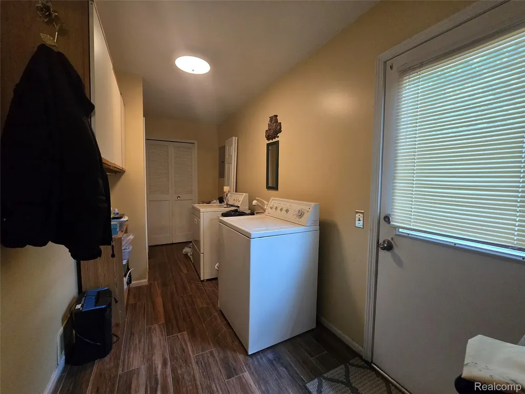 21411 Jefferson Street Farmington City MI 48336