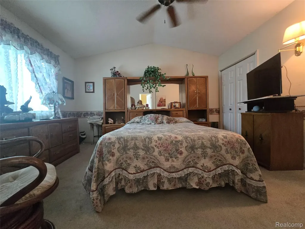 21411 Jefferson Street Farmington City MI 48336