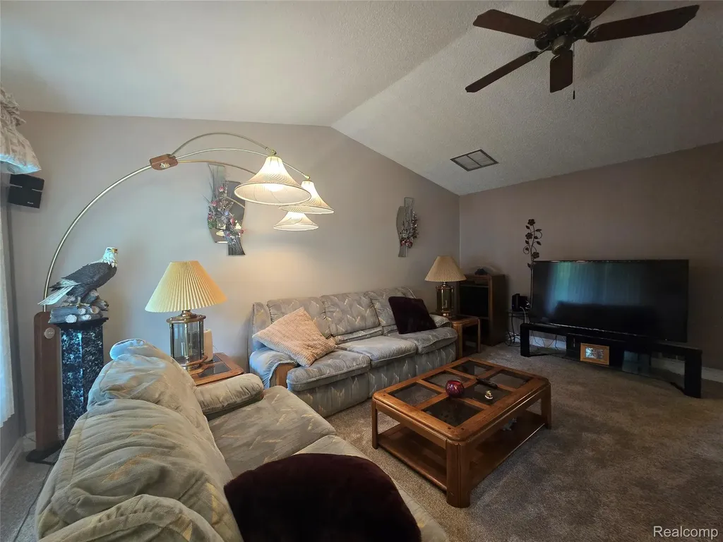 21411 Jefferson Street Farmington City MI 48336