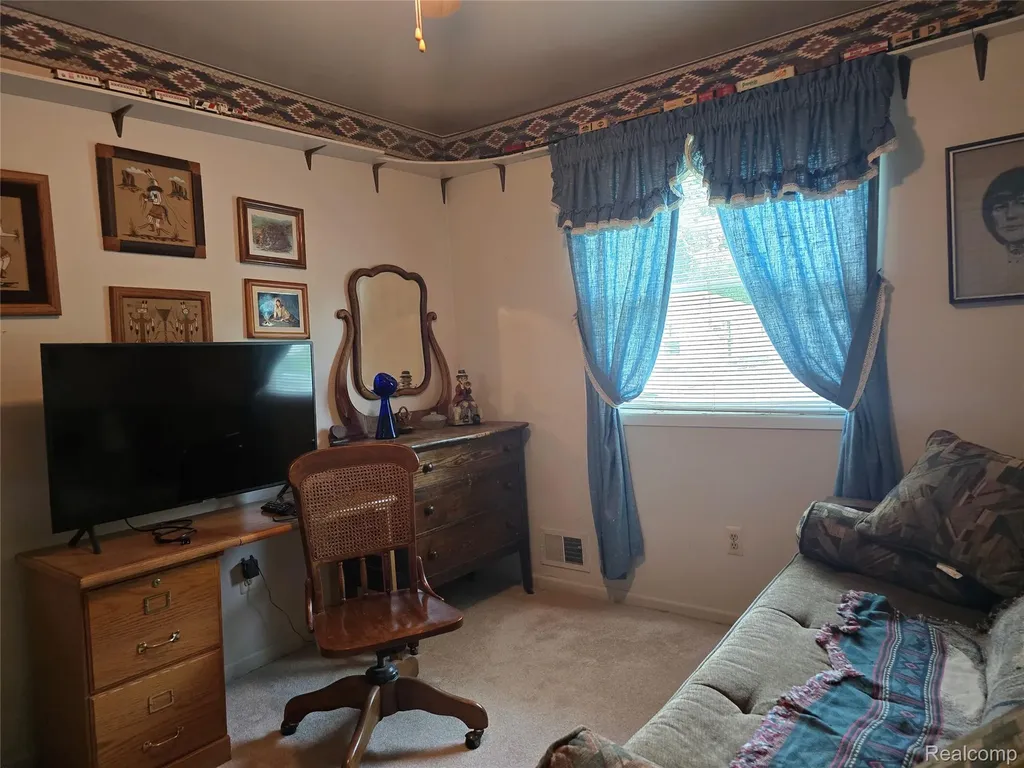 21411 Jefferson Street Farmington City MI 48336