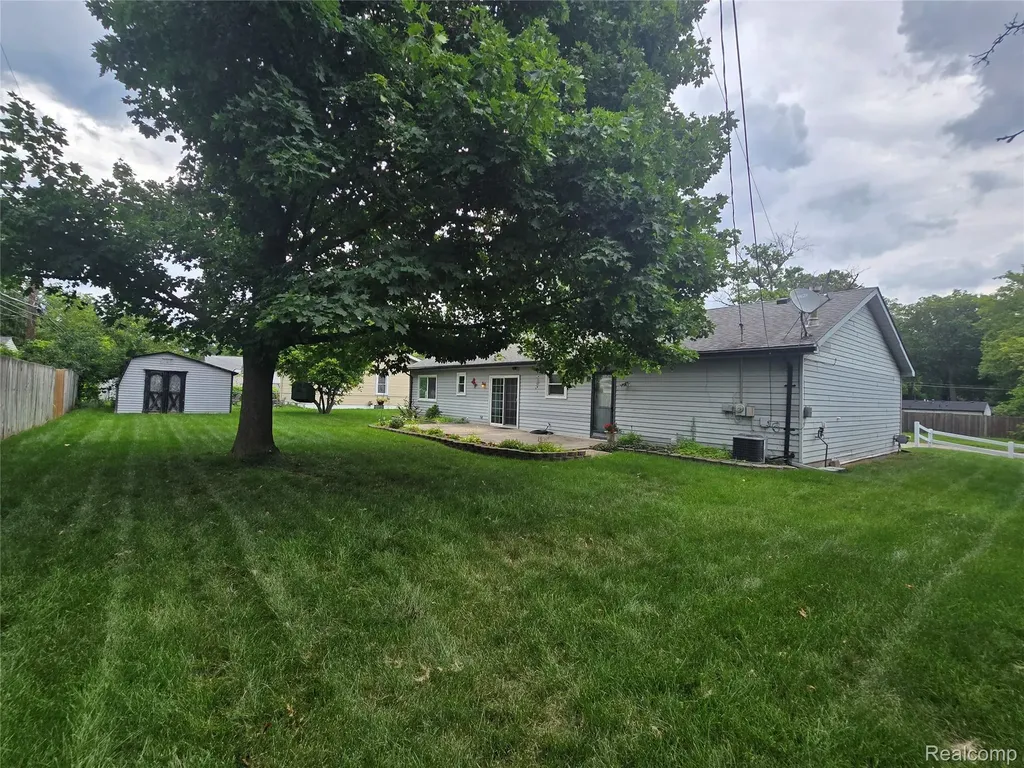 21411 Jefferson Street Farmington City MI 48336