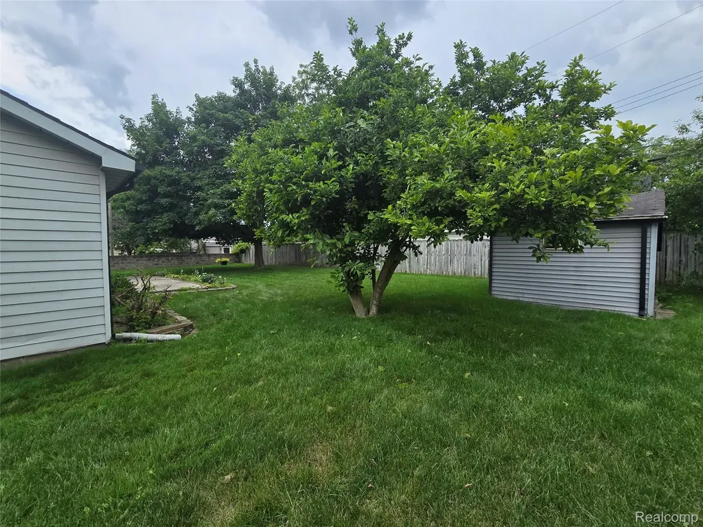 21411 Jefferson Street Farmington City MI 48336