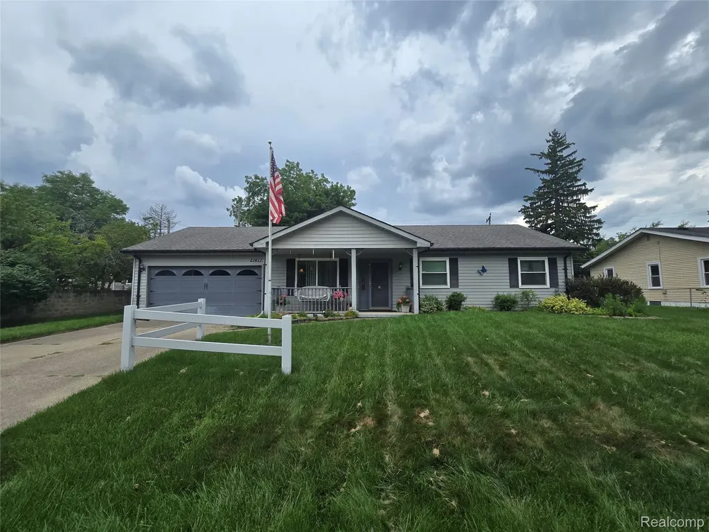 21411 Jefferson Street Farmington City MI 48336