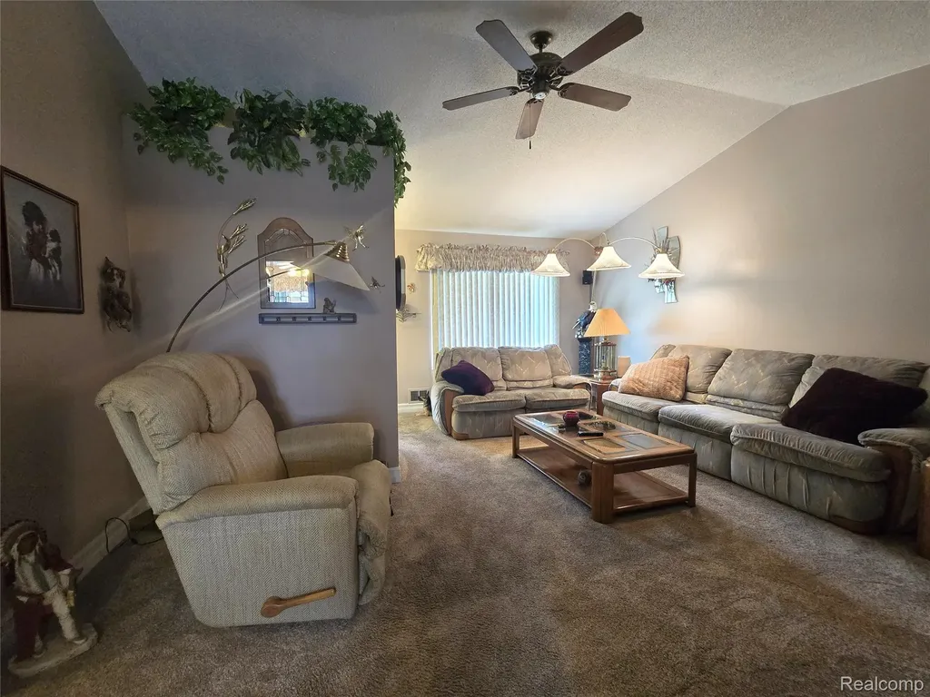 21411 Jefferson Street Farmington City MI 48336