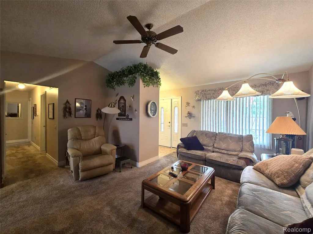 21411 Jefferson Street Farmington City MI 48336