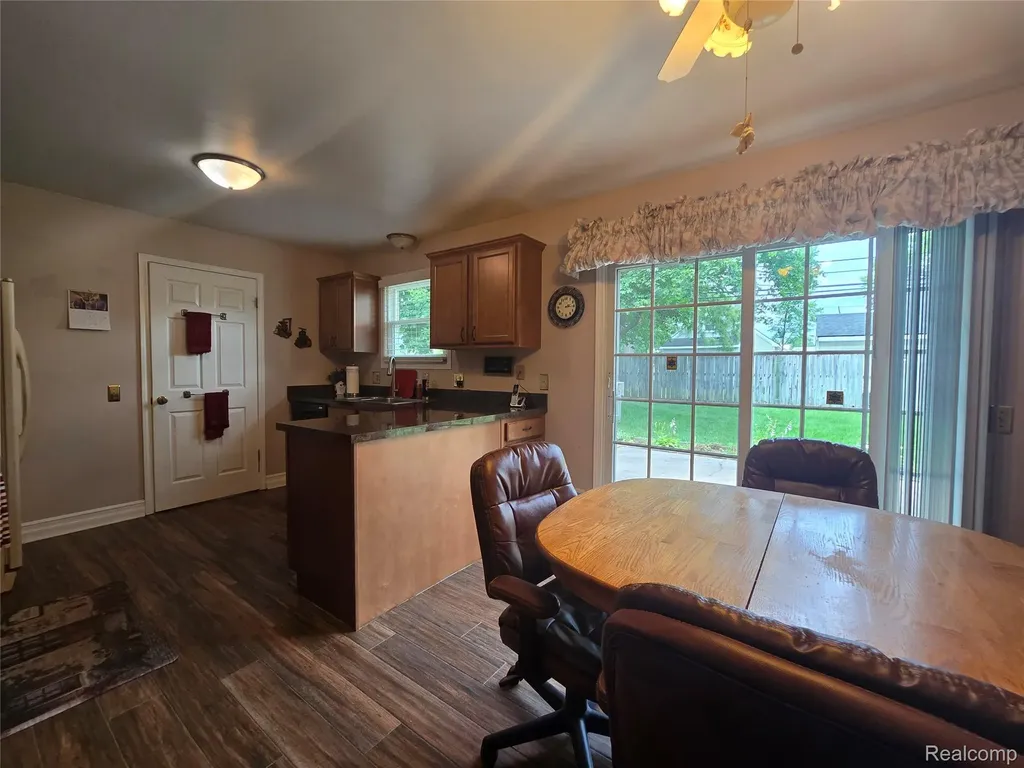 21411 Jefferson Street Farmington City MI 48336