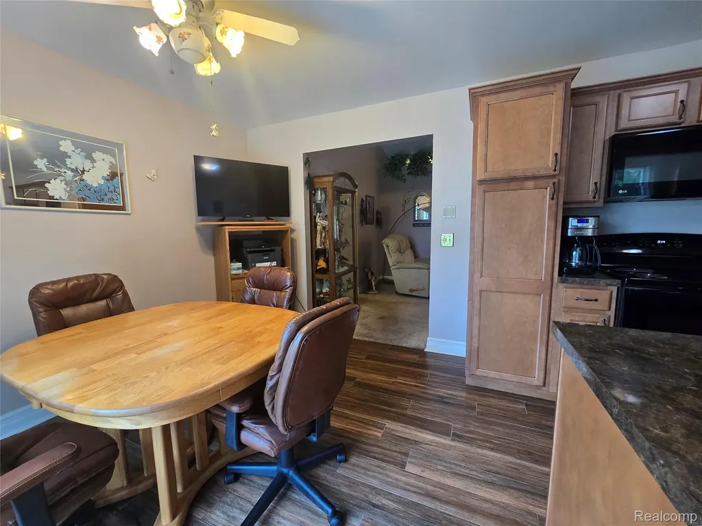 21411 Jefferson Street Farmington City MI 48336