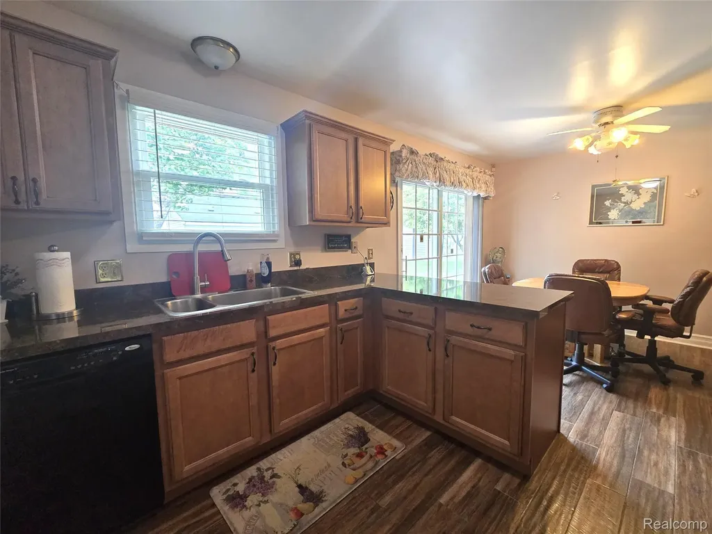 21411 Jefferson Street Farmington City MI 48336