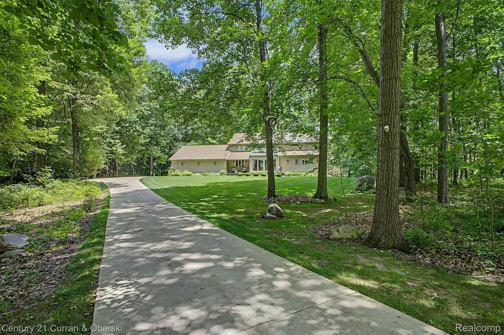 11349 Philway Court Brighton Township MI 48114