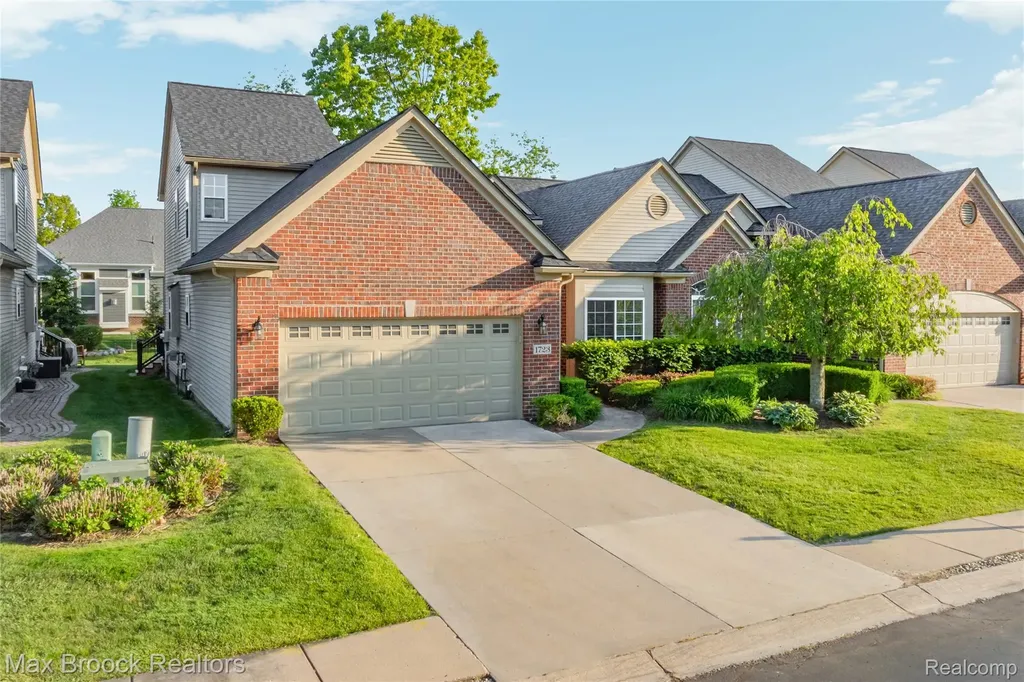 1723 Pine Forest Drive Commerce Charter Township MI 48390