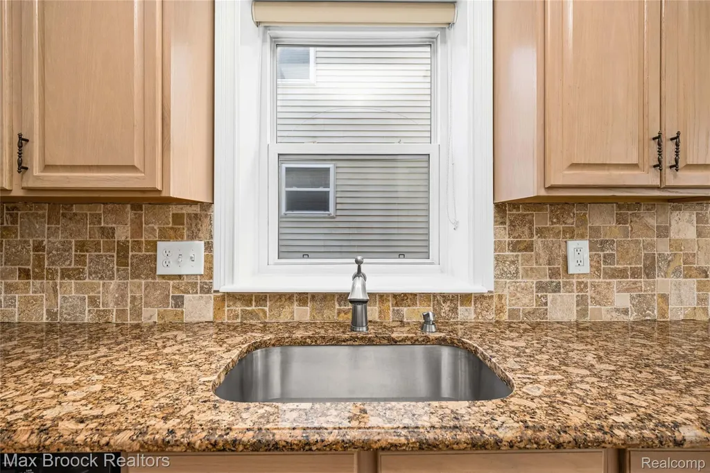 1723 Pine Forest Drive Commerce Charter Township MI 48390
