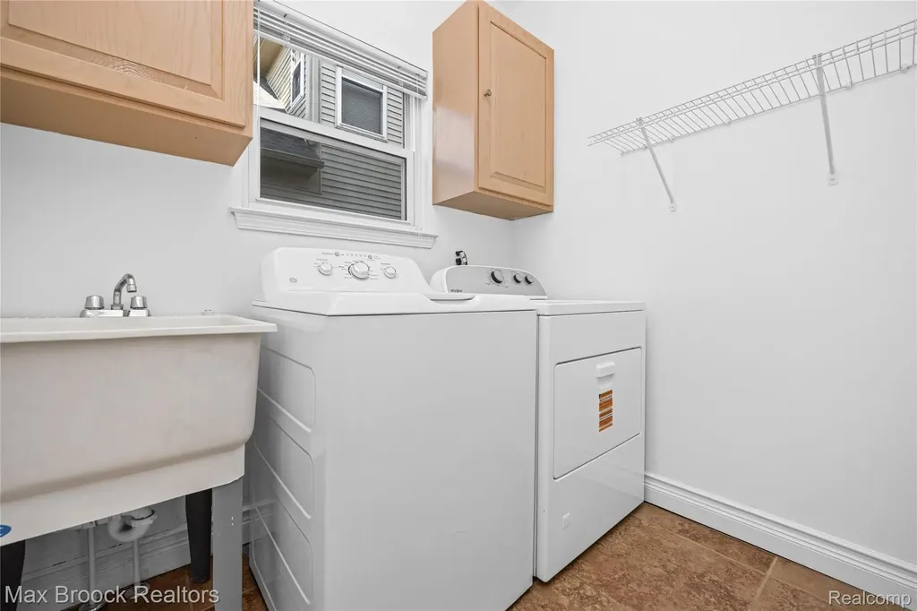1723 Pine Forest Drive Commerce Charter Township MI 48390