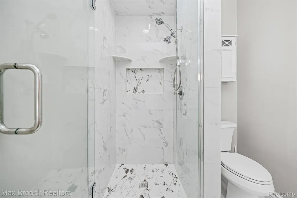 1723 Pine Forest Drive Commerce Charter Township MI 48390