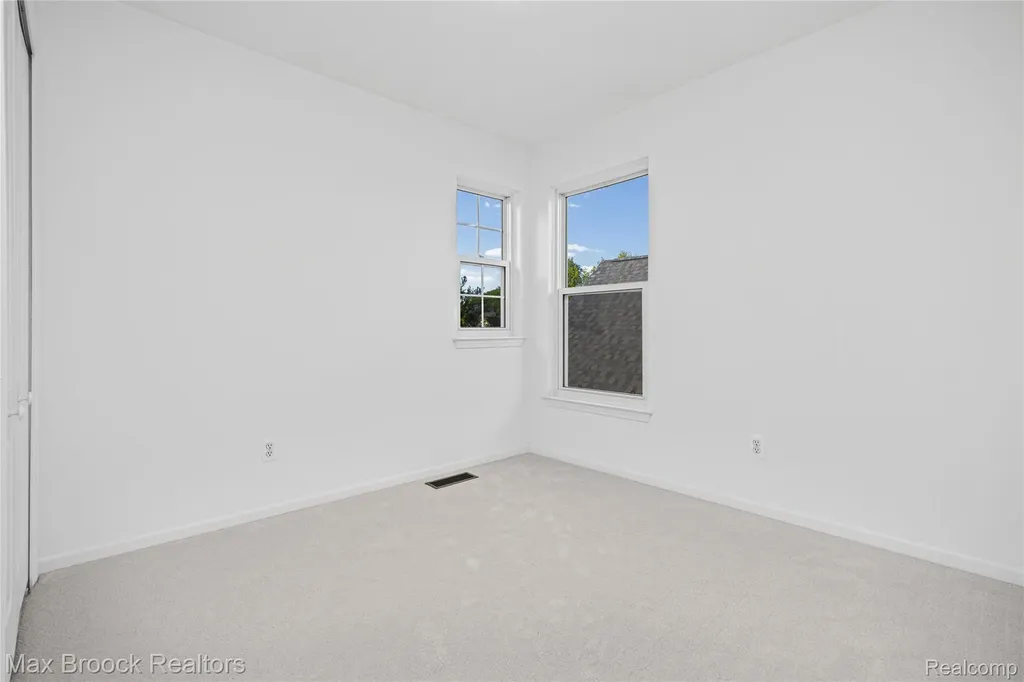 1723 Pine Forest Drive Commerce Charter Township MI 48390