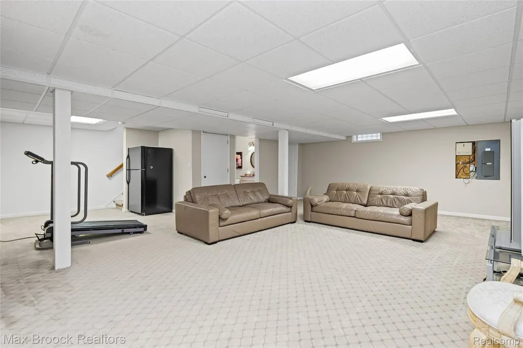 1723 Pine Forest Drive Commerce Charter Township MI 48390