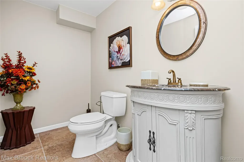 1723 Pine Forest Drive Commerce Charter Township MI 48390
