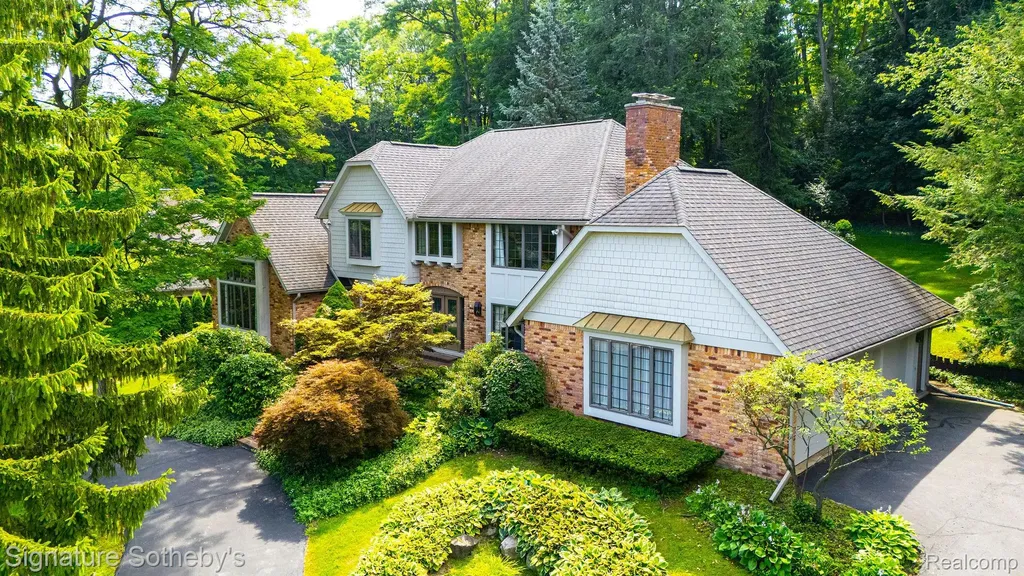 251 Woodwind Drive Bloomfield Hills City MI 48304