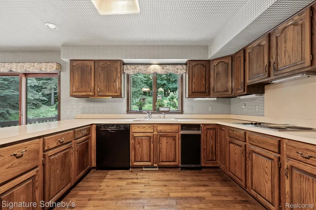 251 Woodwind Drive Bloomfield Hills City MI 48304