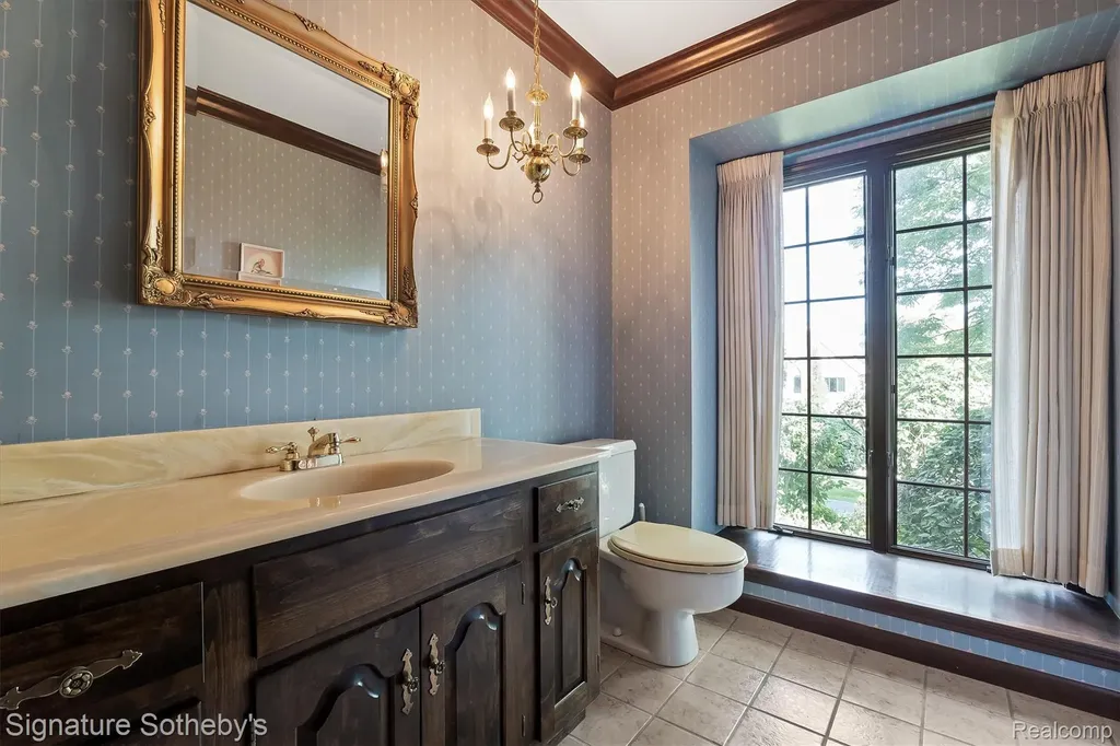 251 Woodwind Drive Bloomfield Hills City MI 48304