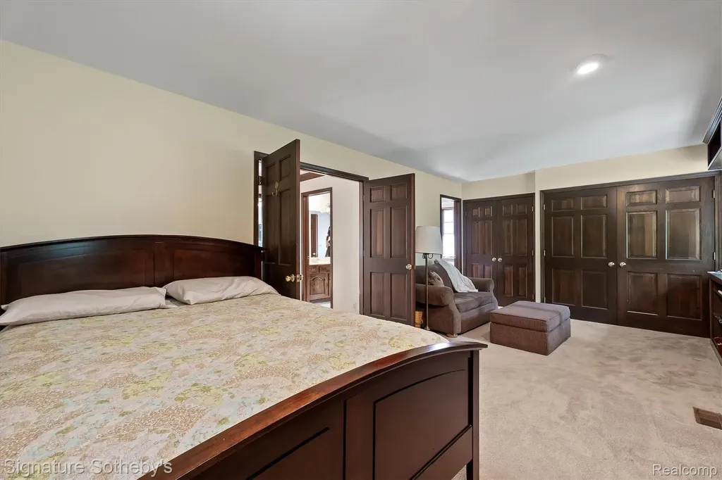 251 Woodwind Drive Bloomfield Hills City MI 48304