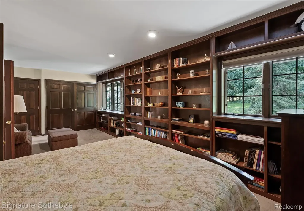 251 Woodwind Drive Bloomfield Hills City MI 48304