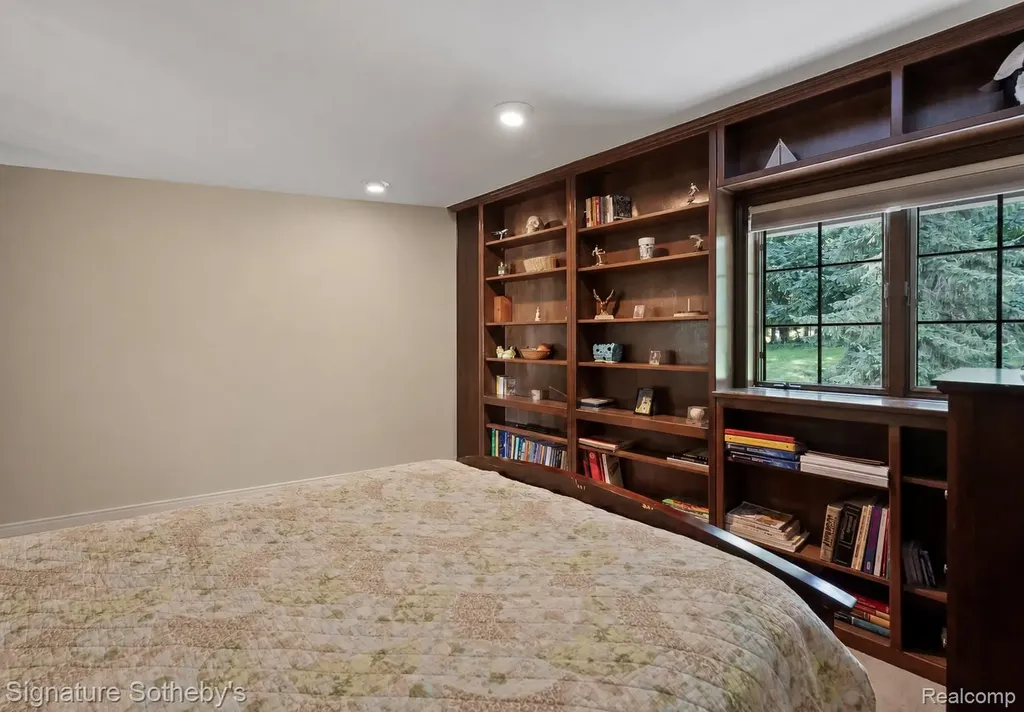251 Woodwind Drive Bloomfield Hills City MI 48304