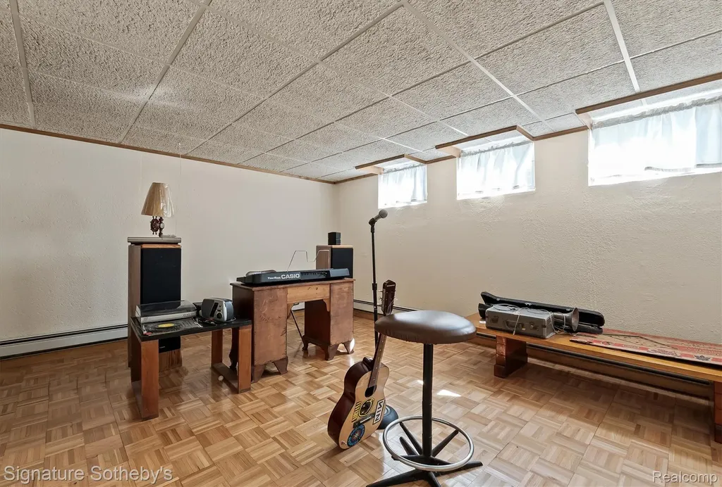 251 Woodwind Drive Bloomfield Hills City MI 48304