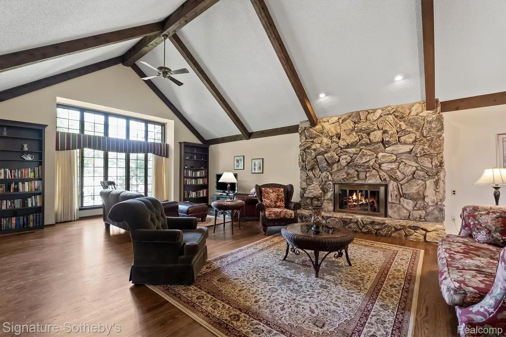 251 Woodwind Drive Bloomfield Hills City MI 48304