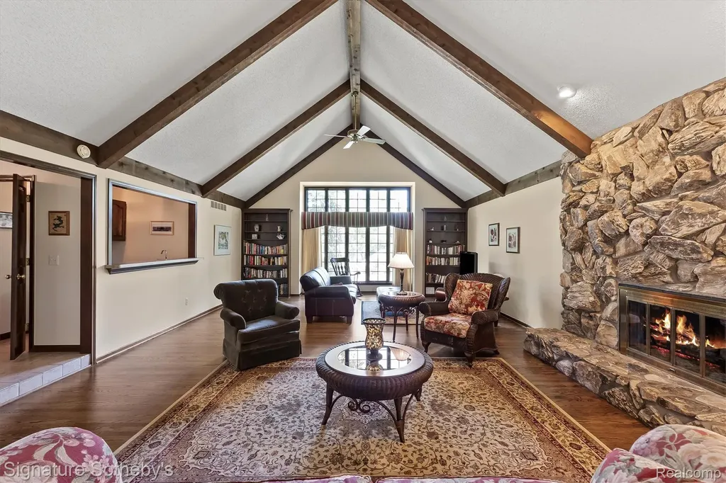 251 Woodwind Drive Bloomfield Hills City MI 48304