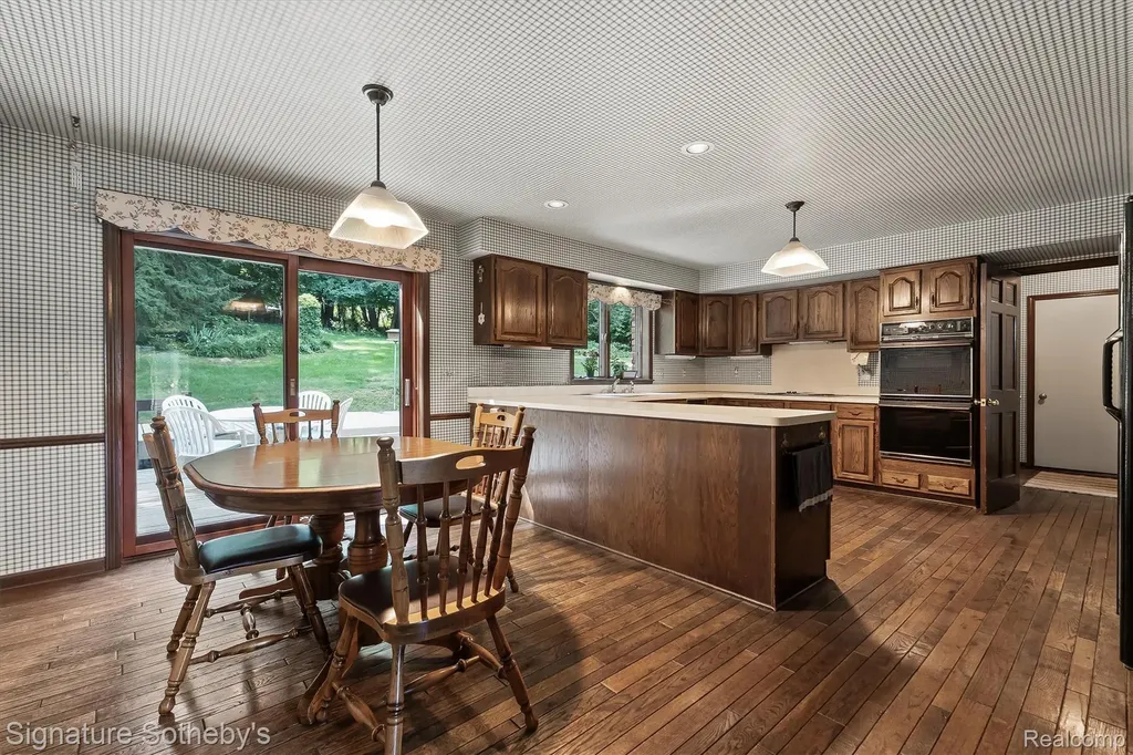 251 Woodwind Drive Bloomfield Hills City MI 48304