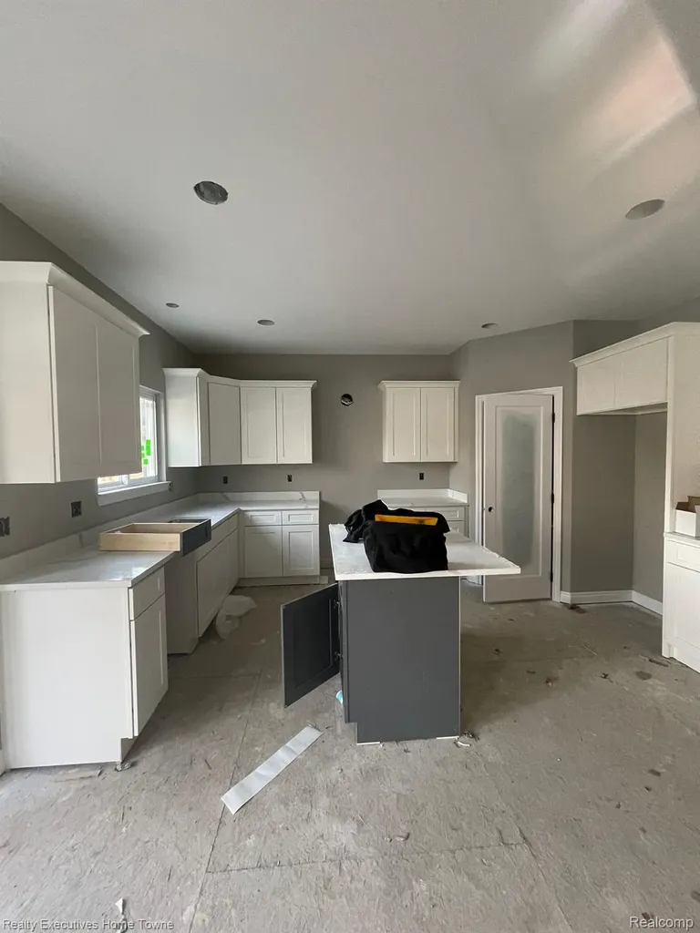 35029 Cygnet Circle Richmond City MI 48062