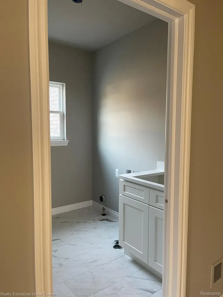 35029 Cygnet Circle Richmond City MI 48062