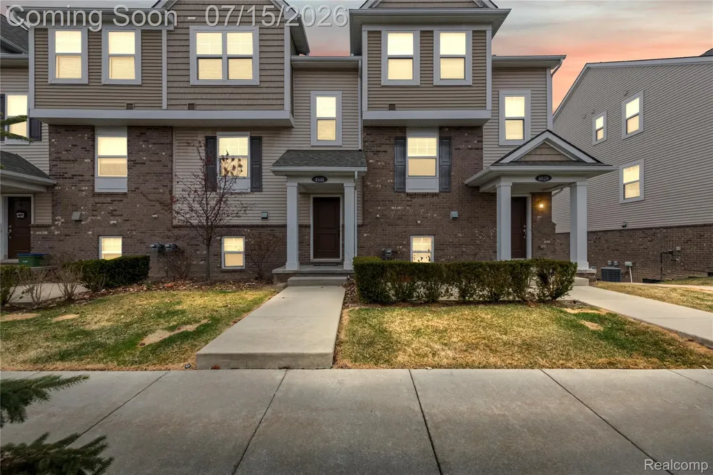4616 Bradley Circle Troy City MI 48085