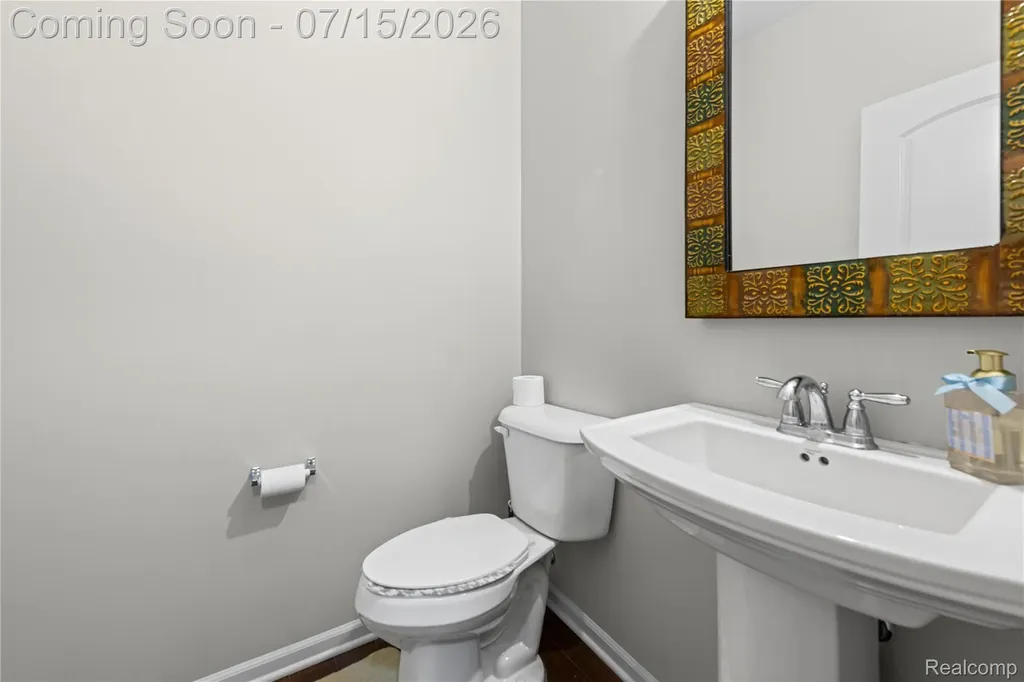 4616 Bradley Circle Troy City MI 48085