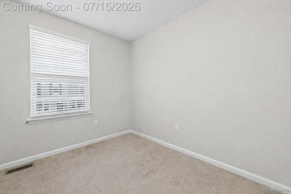 4616 Bradley Circle Troy City MI 48085