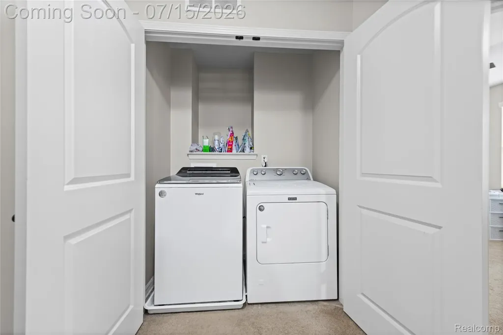 4616 Bradley Circle Troy City MI 48085