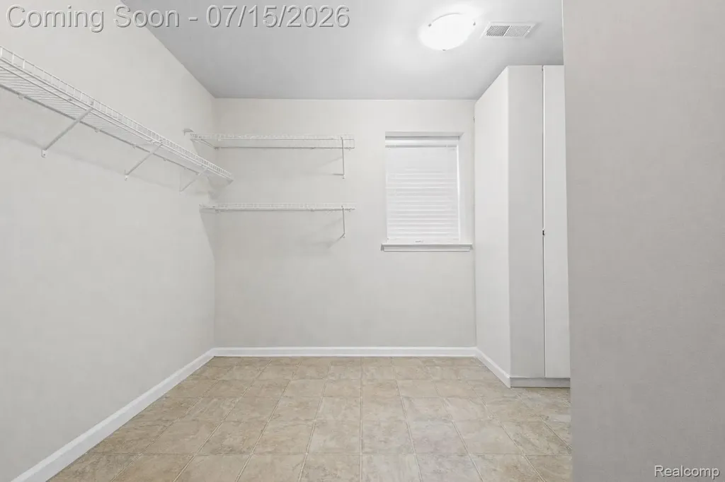 4616 Bradley Circle Troy City MI 48085