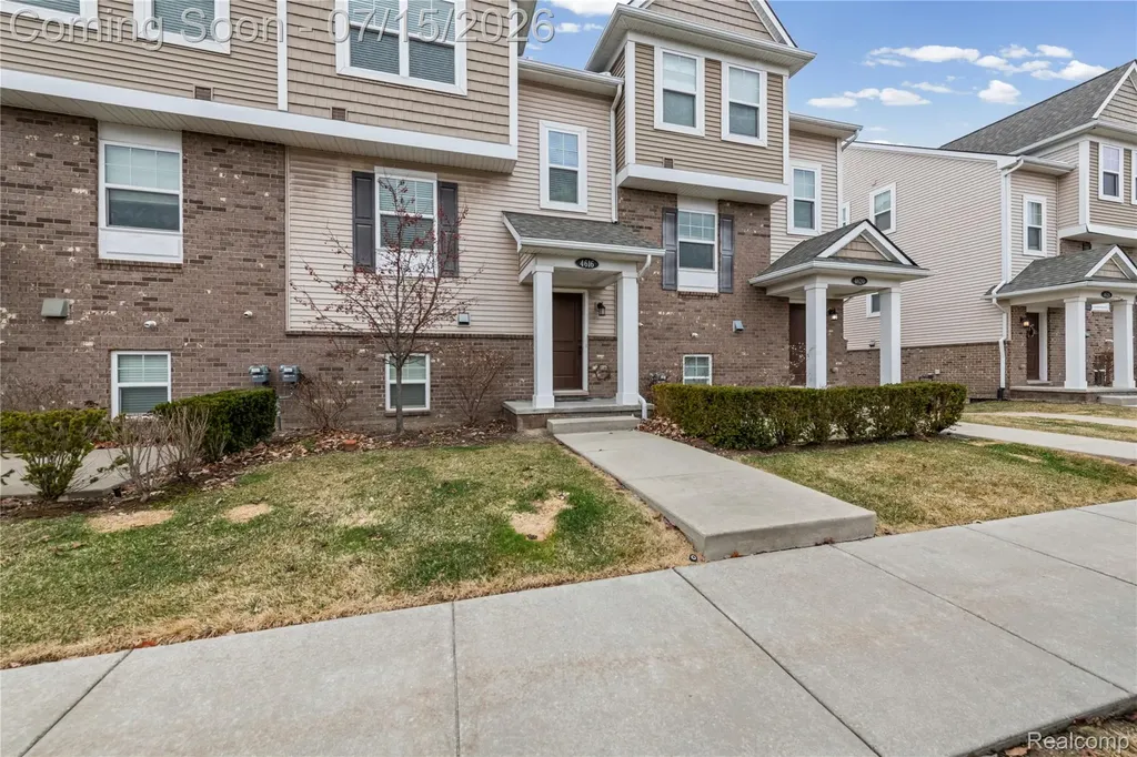4616 Bradley Circle Troy City MI 48085