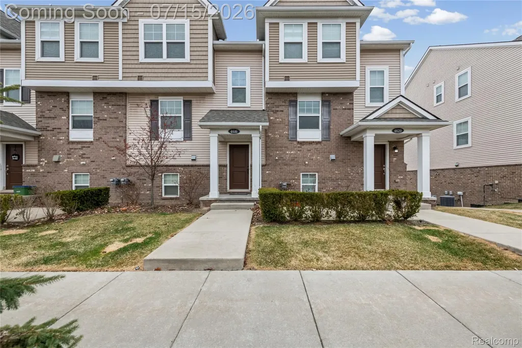 4616 Bradley Circle Troy City MI 48085