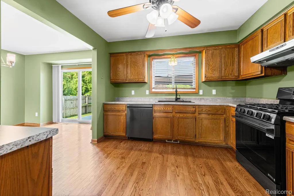 50583 Pembroke Drive Chesterfield Township MI 48047