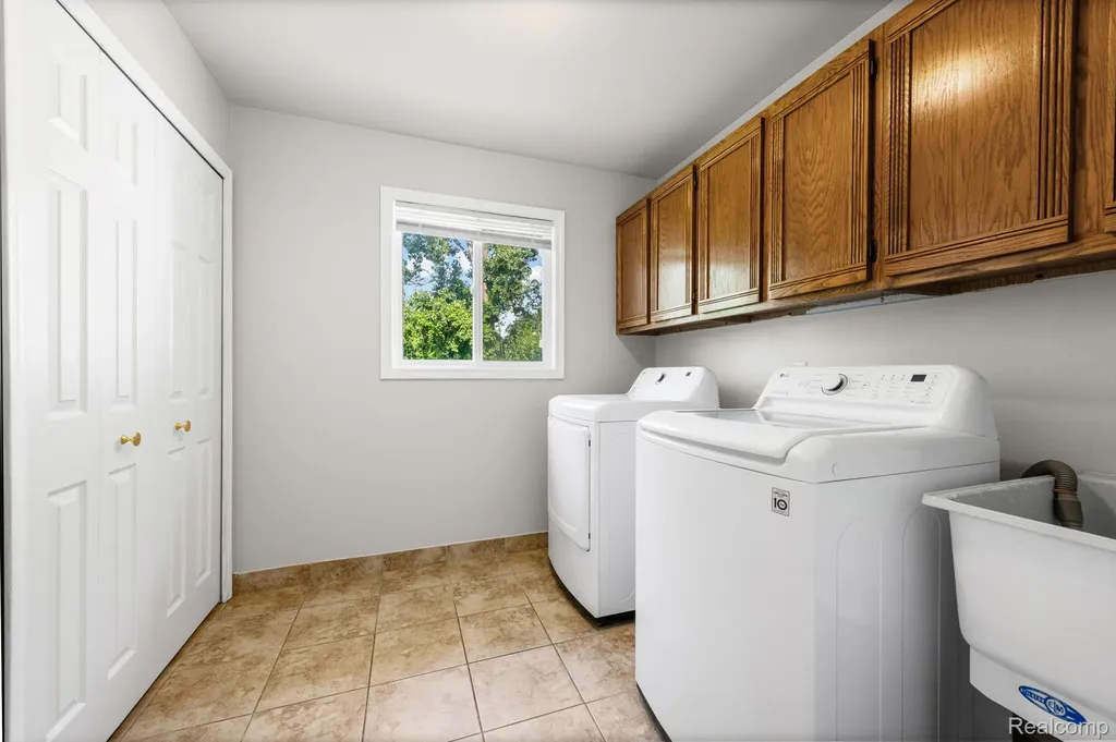 50583 Pembroke Drive Chesterfield Township MI 48047